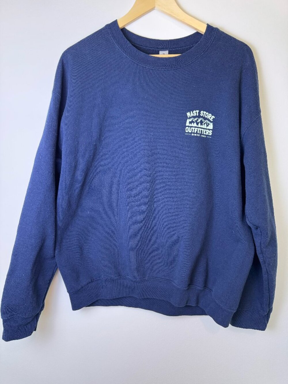 Mast General Store Outfitters Sweatshirt Men’s Large Navy “Take a Hike” Mountain